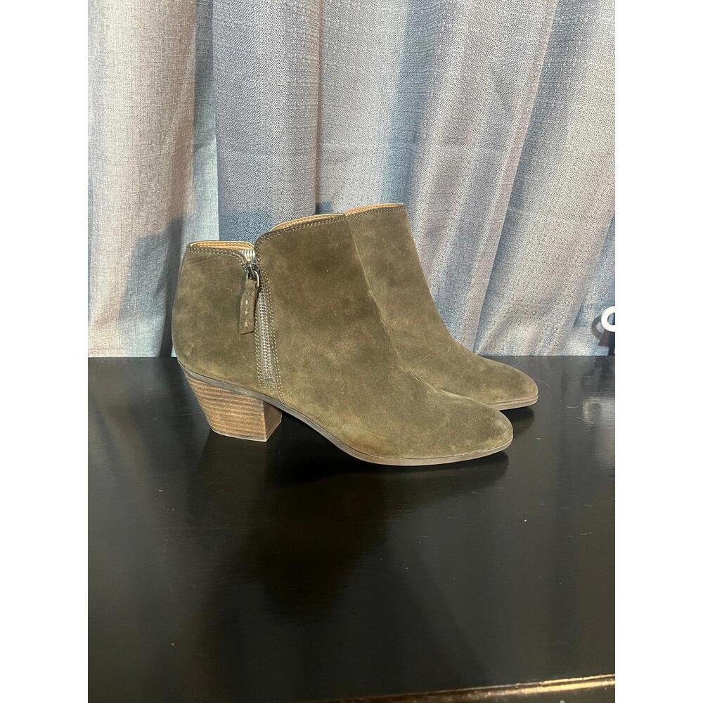 Frye & Co suede ankle booties